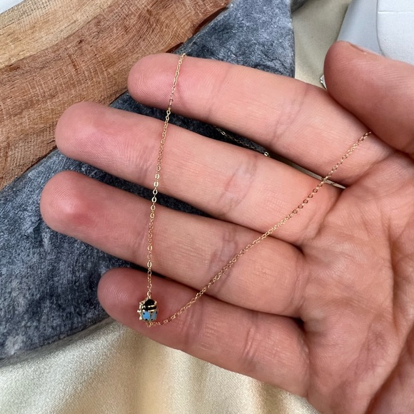 Solid 18K Yellow Gold Ladybug Beautiful Necklace 16" - Picture 12 of 13